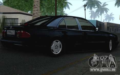 Mercedes-Benz E420 pour GTA San Andreas