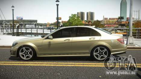 Mercedes-Benz C63 AMG R-Style pour GTA 4