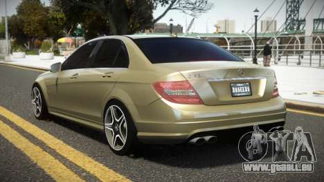 Mercedes-Benz C63 AMG R-Style pour GTA 4