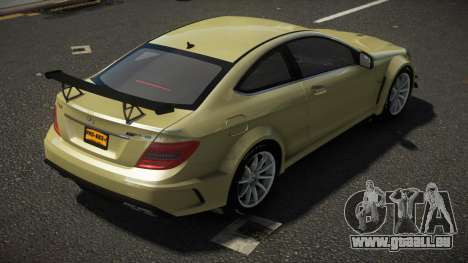 Mercedes-Benz C63 AMG R-Tune pour GTA 4