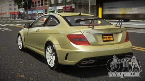 Mercedes-Benz C63 AMG R-Tune pour GTA 4