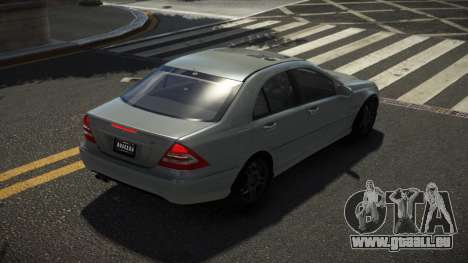 Mercedes-Benz C32 AMG V2.0 pour GTA 4