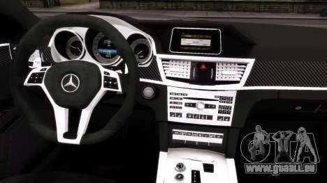 Mercedes-Benz E212 en kit carrosserie de Brabus pour GTA 4