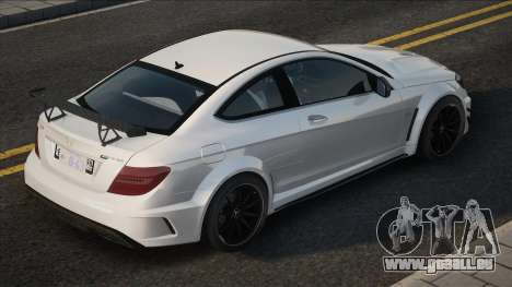 Mercedes-Benz W204 C63 pour GTA San Andreas