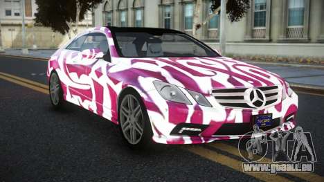 Mercedes-Benz E500 HR S2 pour GTA 4