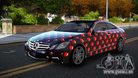 Mercedes-Benz E500 HR S9 pour GTA 4