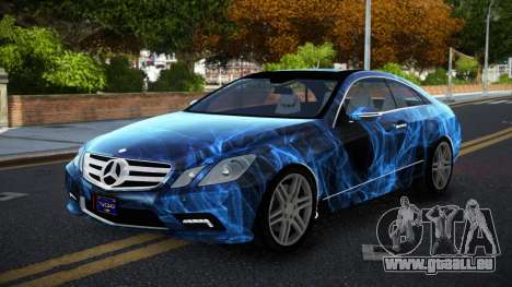 Mercedes-Benz E500 HR S13 pour GTA 4