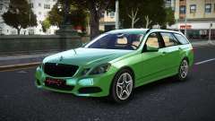 Mercedes-Benz E-Class Estate CK pour GTA 4