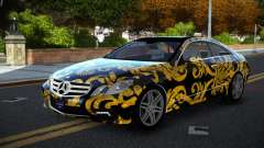 Mercedes-Benz E500 HR S4 pour GTA 4