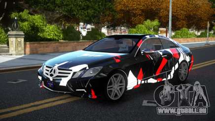 Mercedes-Benz E500 HR S10 pour GTA 4